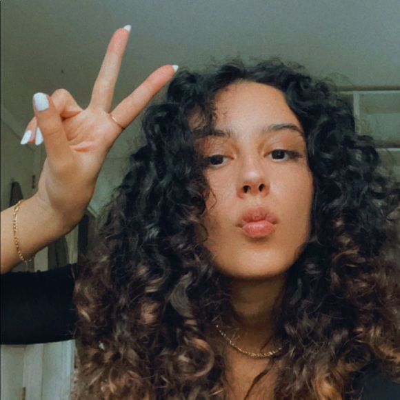 Meet your Posher, Nicole - Picture 4 of 5